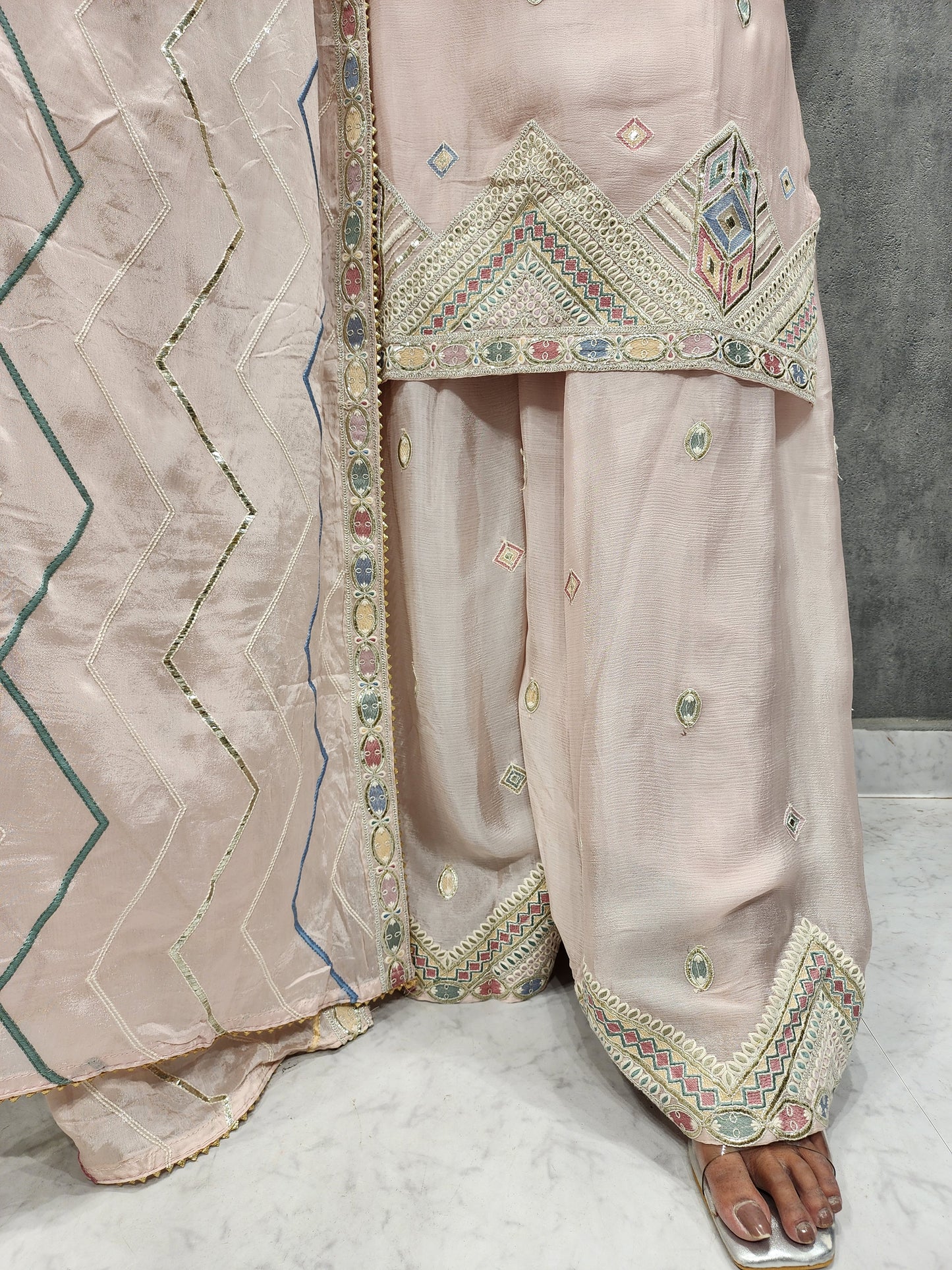 SEHER LIGHT PINK EMBROIDED DIVIDER DRESS