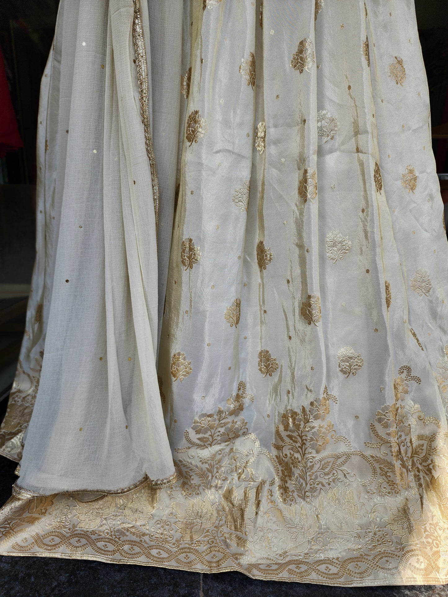 MANNAT OFF-WHITE BEIGE ANARKALI TUSSAR SUIT