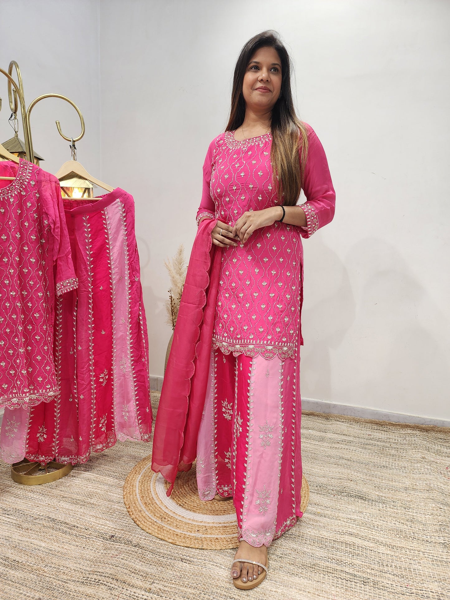 SHADES OF PINK EMBROIDED DIVIDER SET