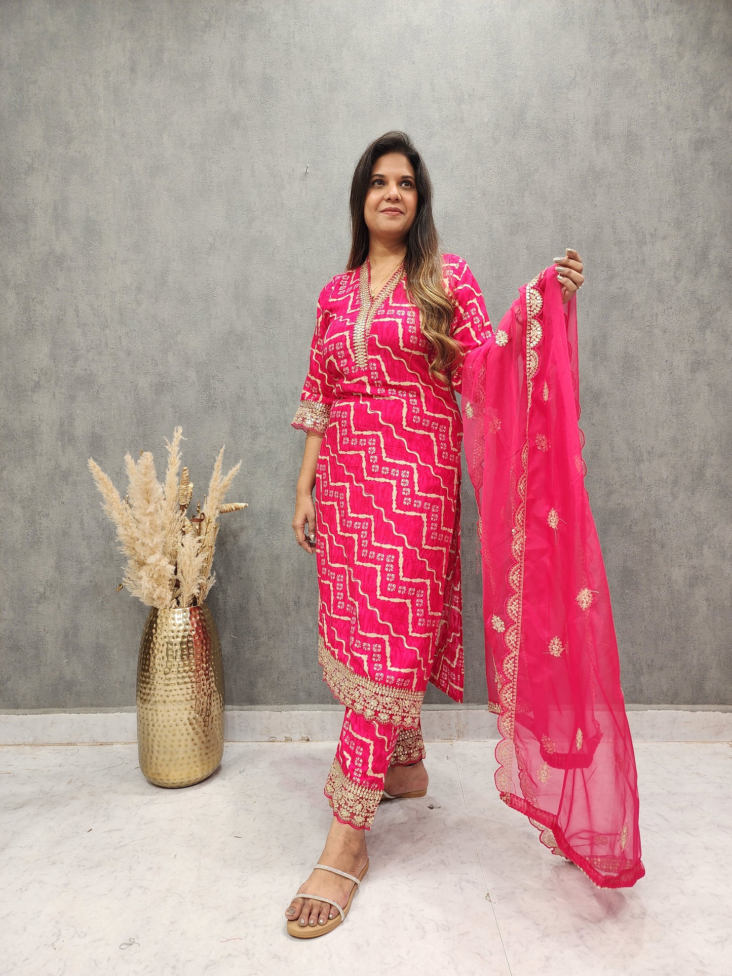 PINK EMBROIDED STRAIGHT PANT SUIT WITH ORGANZA DUPATTA
