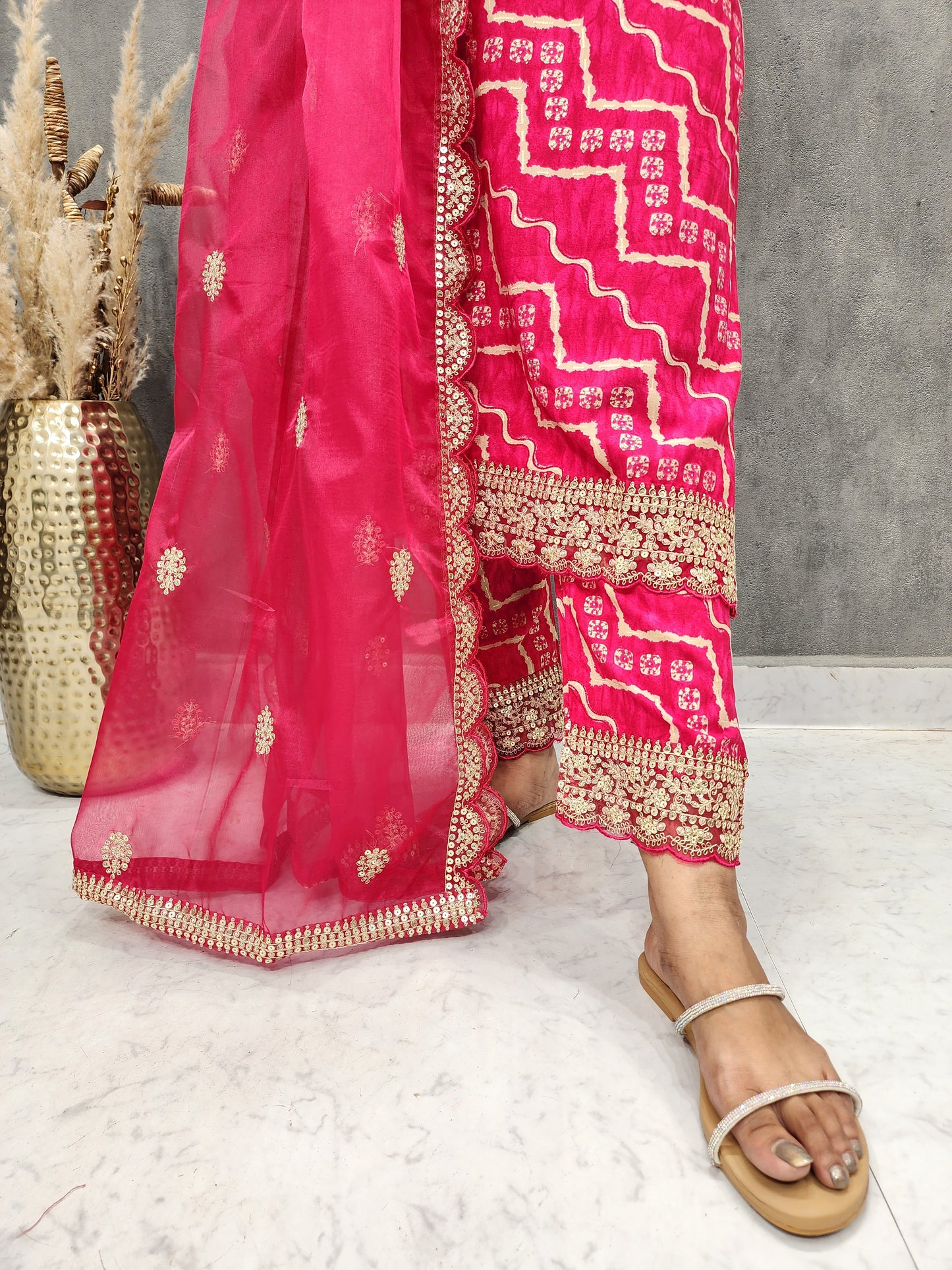 PINK EMBROIDED STRAIGHT PANT SUIT WITH ORGANZA DUPATTA