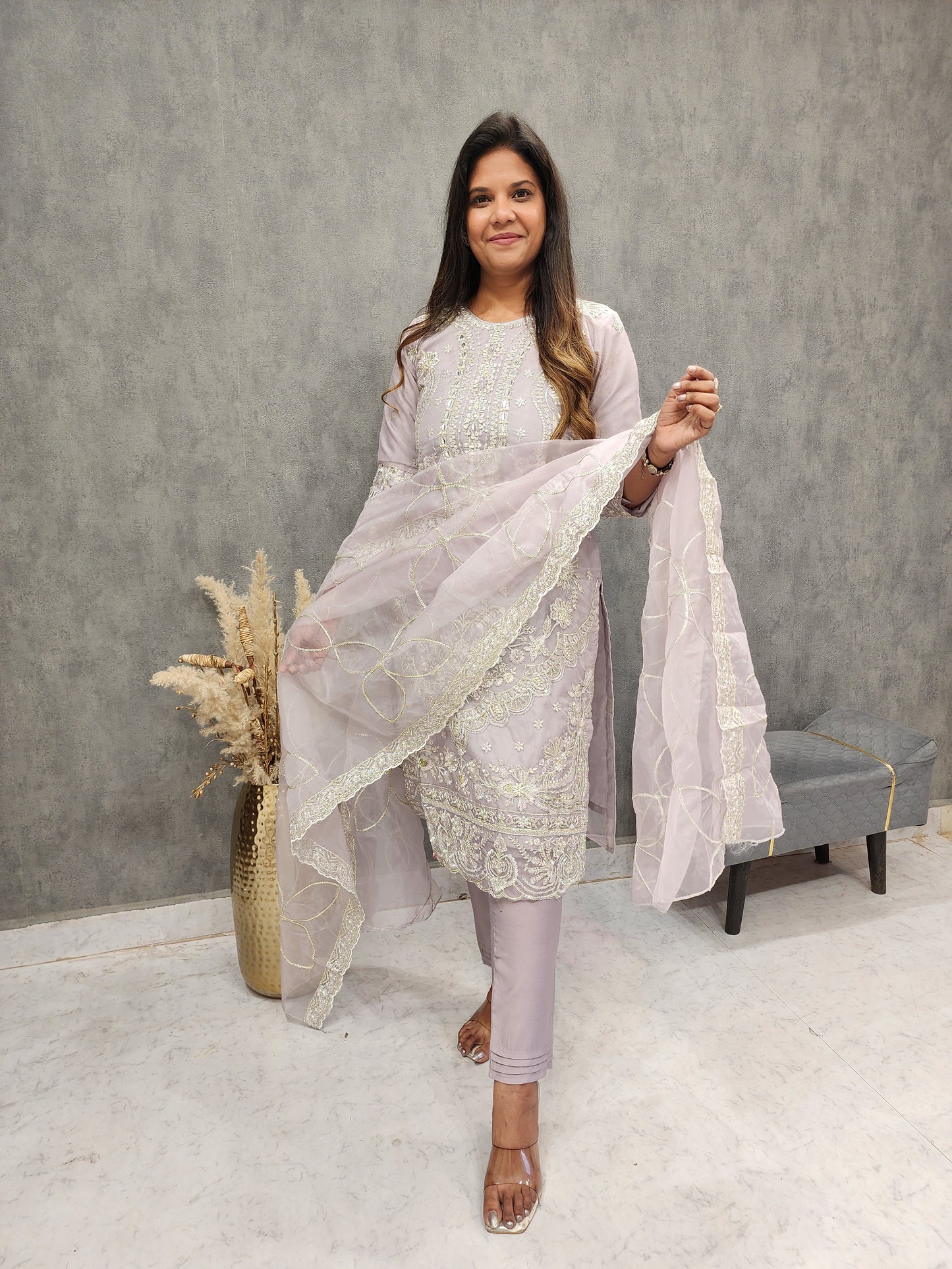 LIGHT PURPLE EMBROIDED PAKISTANI SUIT