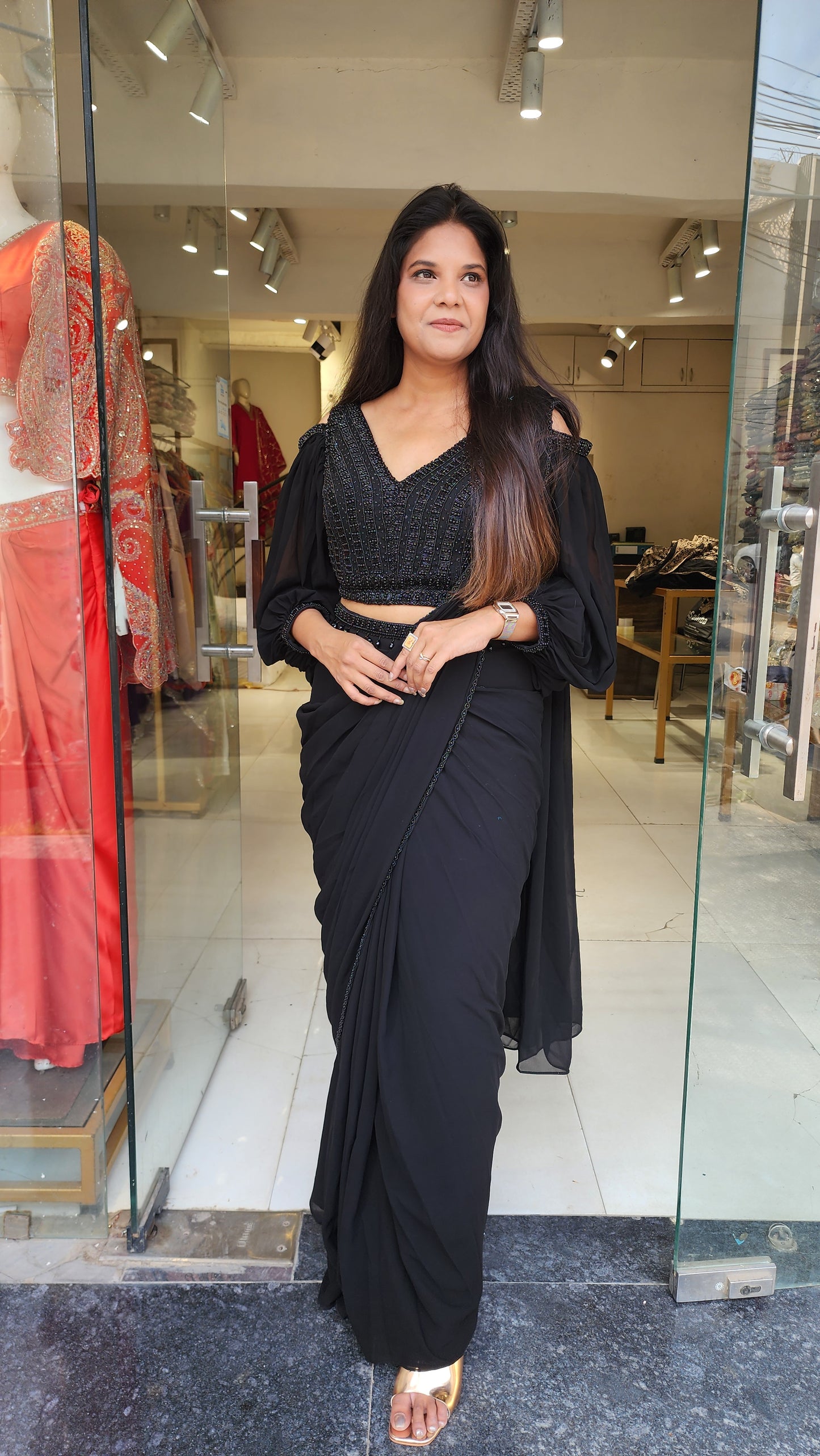 Black balloon sleeves drape saree