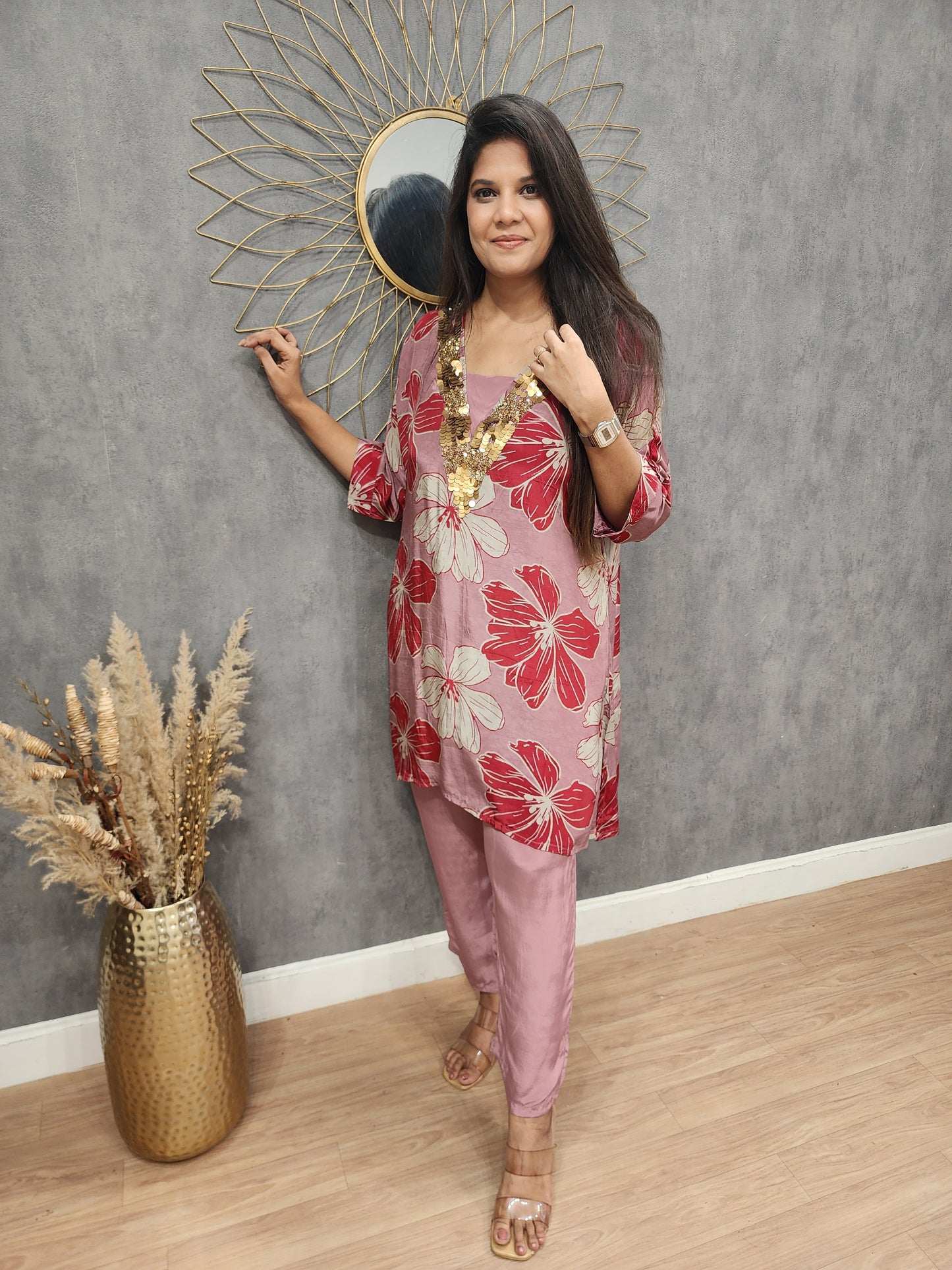 Pinkish mauve v neck printed co-ord set
