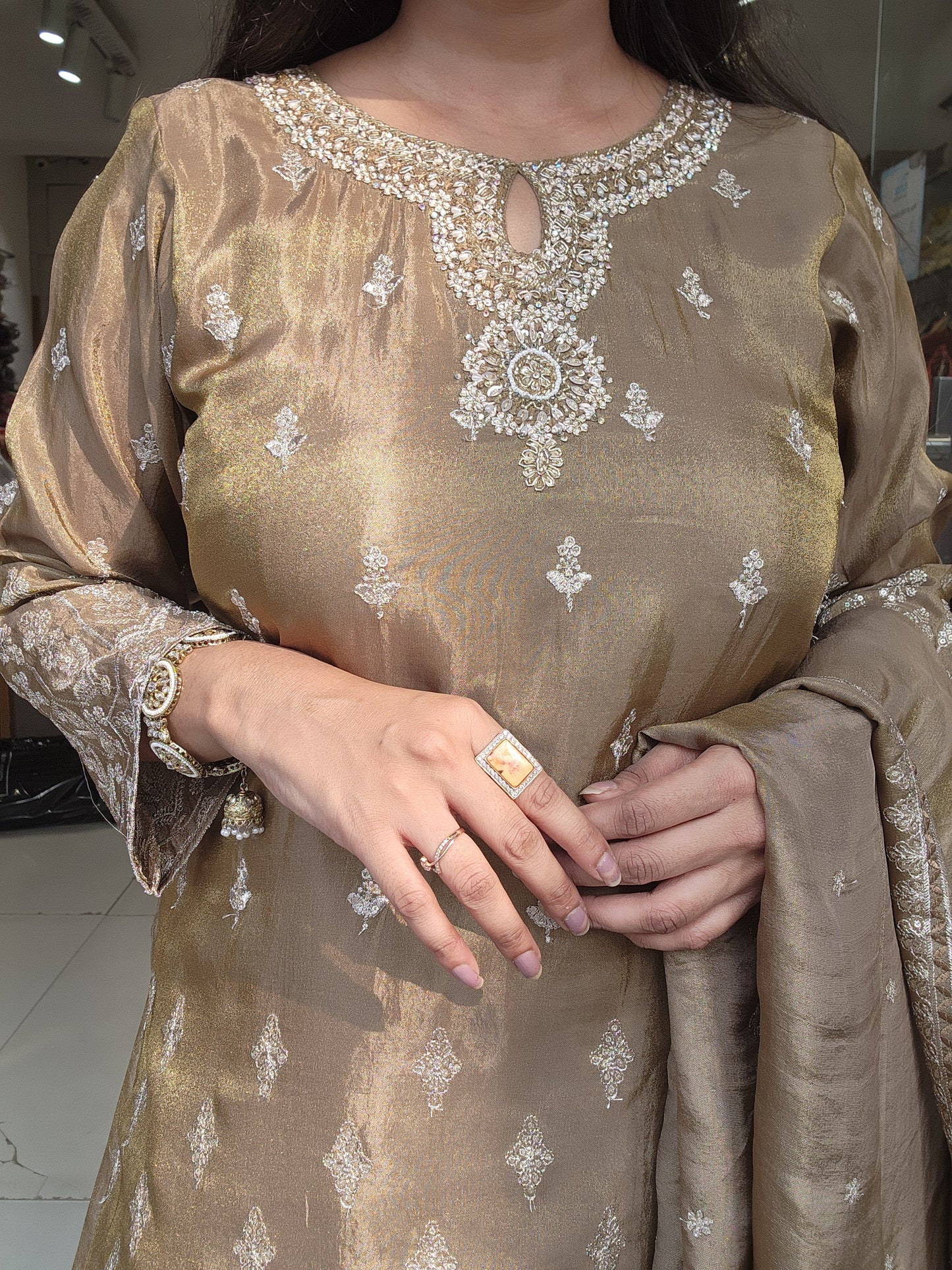 Farshi salwar shimmer tissue set