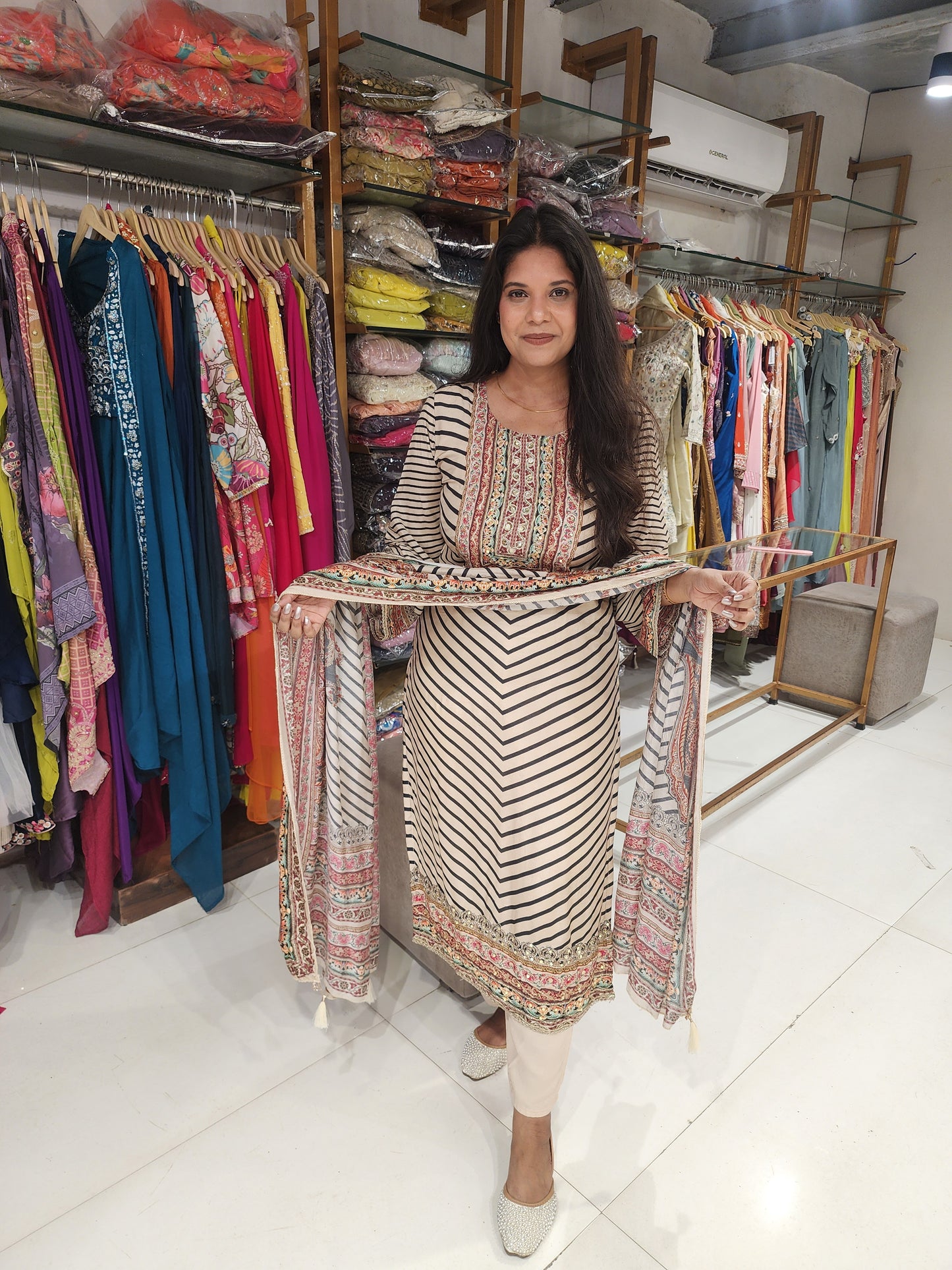 Geometrical print straight cut muslin suit