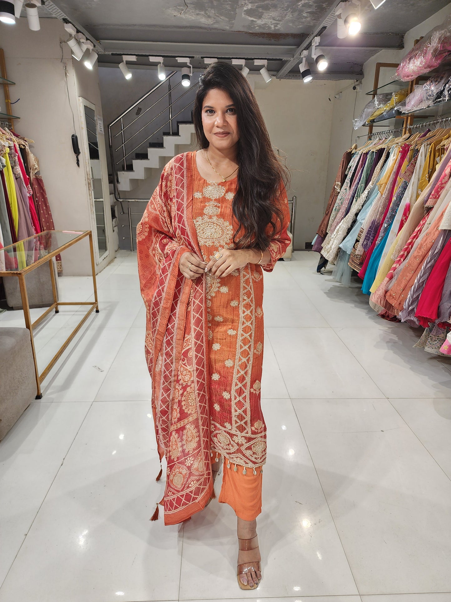 Straight tissue ombre suit