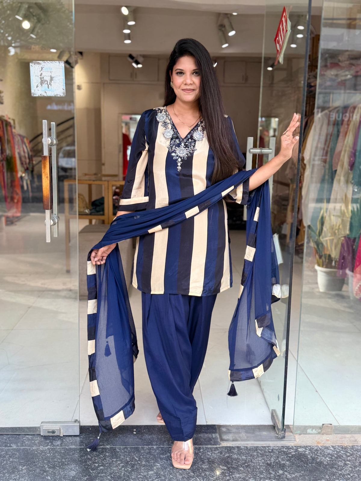 Striped crepe farshi suit
