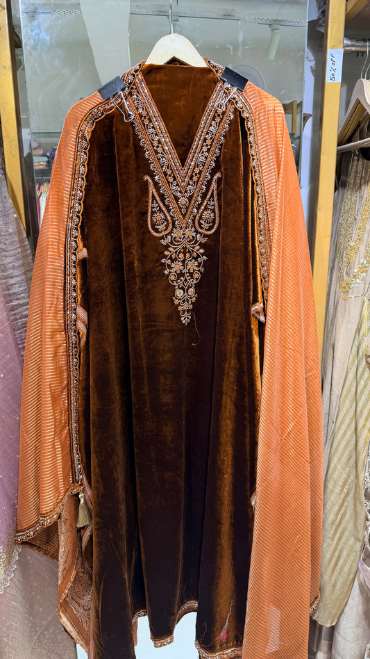 Unstitched velvet suit