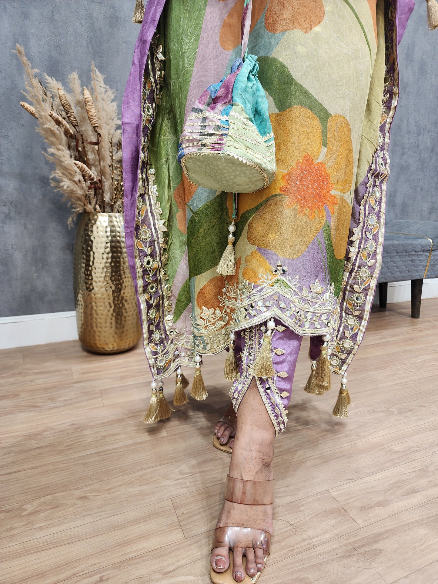 Sheesha Floral print kaftaan with tulip and potli