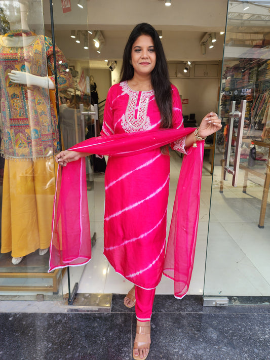 Leheriya print pink Dola silk straight cut suit