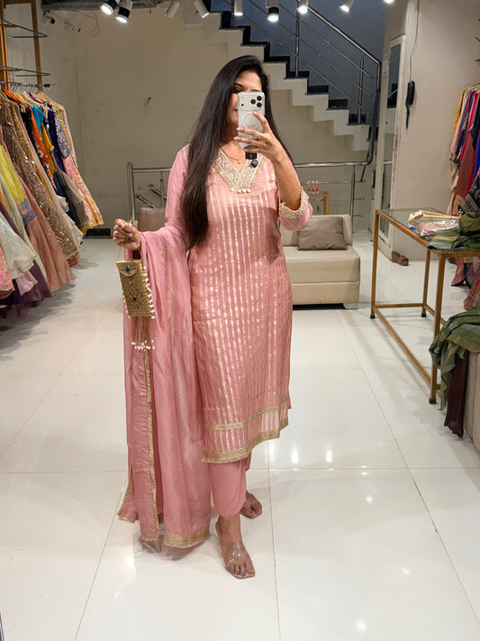 Jacquard weaving straight cut suit