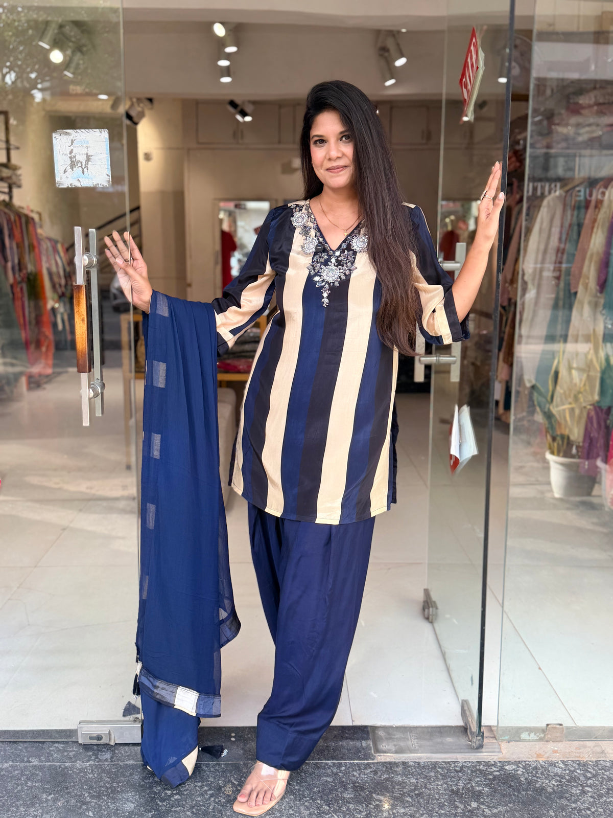 Striped crepe farshi suit