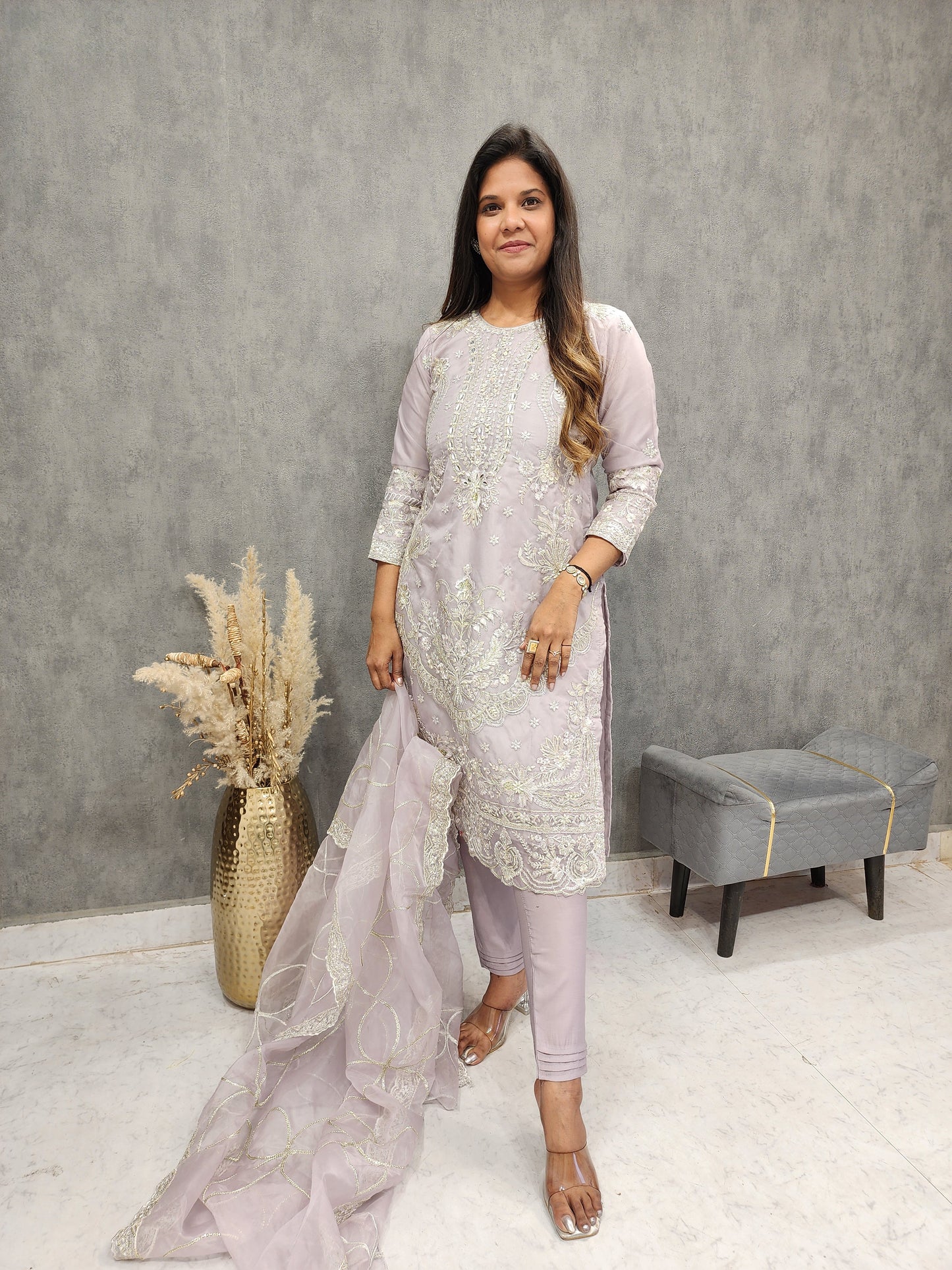 LIGHT PURPLE EMBROIDED PAKISTANI SUIT