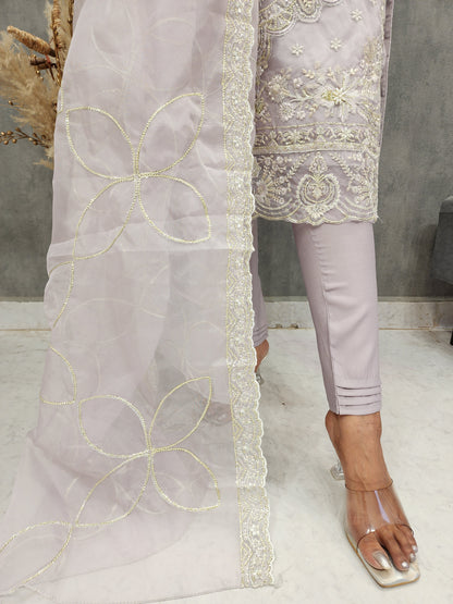 LIGHT PURPLE EMBROIDED PAKISTANI SUIT