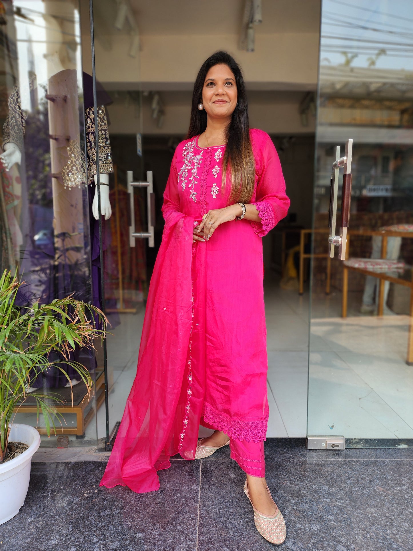 PINK PAKISTANI EMBROIDERED STRAIGHT SUIT