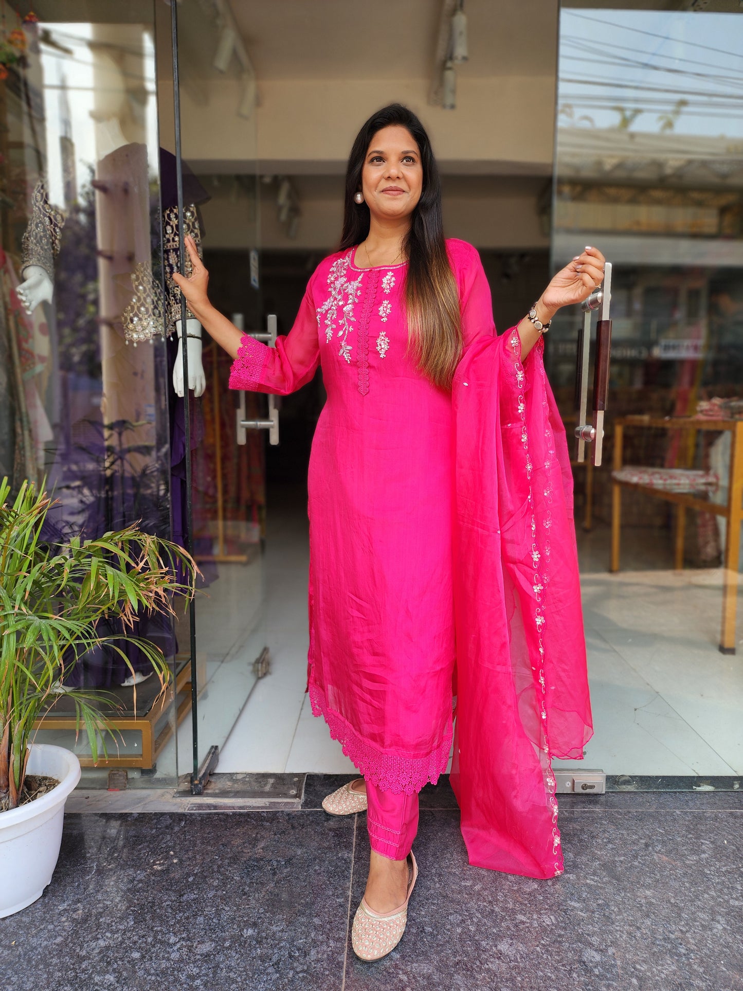 PINK PAKISTANI EMBROIDERED STRAIGHT SUIT