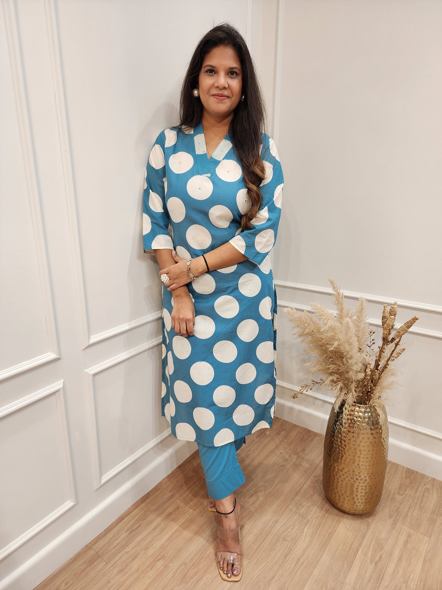 Blue polka dot straight v-neck suit