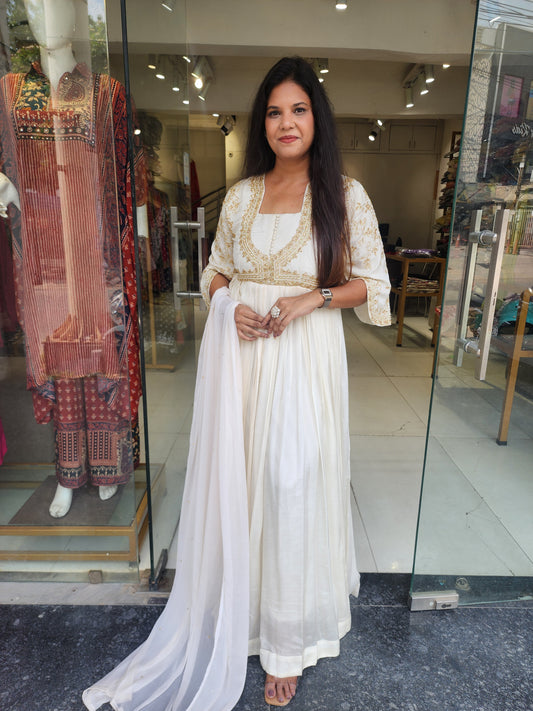 Dua off white long maxi dress