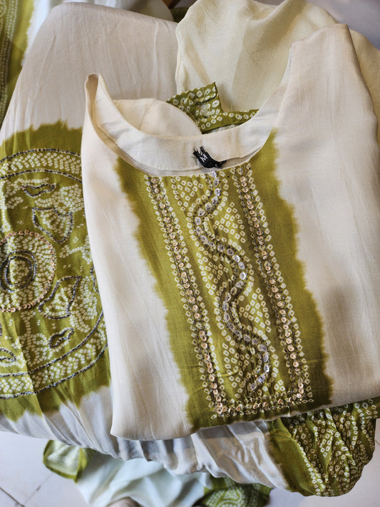 Bandhani print straight suit