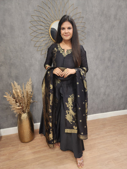Black weaving centre slit plazo suit