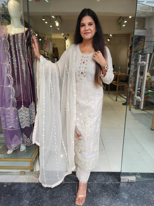Ivory handwork straight suit