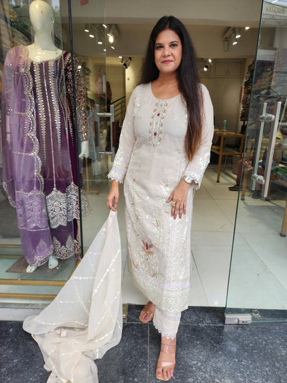 Ivory handwork straight suit