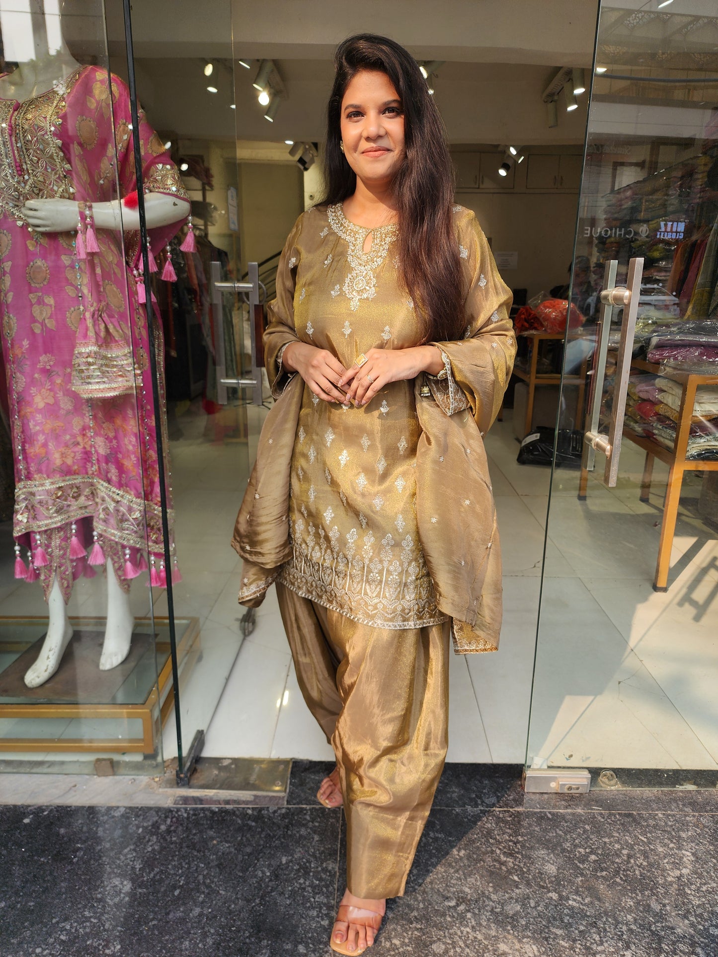 Farshi salwar shimmer tissue set