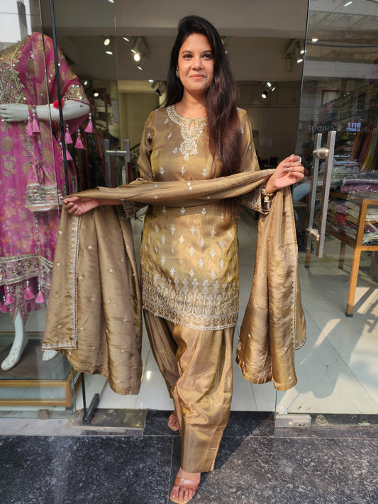 Farshi salwar shimmer tissue set