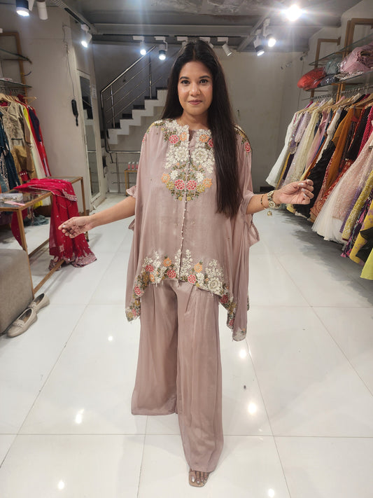 Cape dress embroided