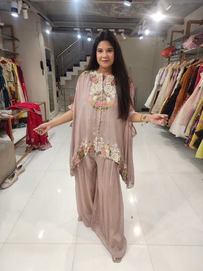 Cape dress embroided