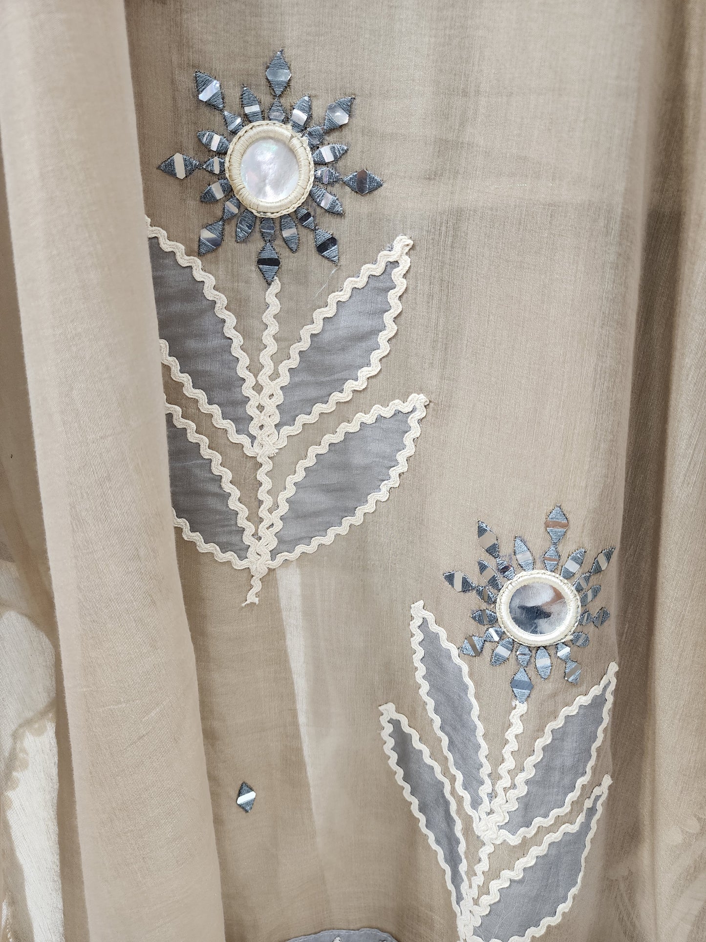 Mullcotton unstitched suit