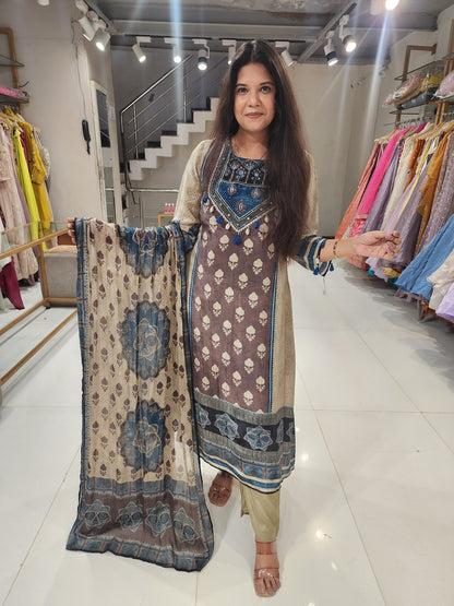 Ajrak print a line crepe suit