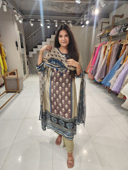 Ajrak print a line crepe suit