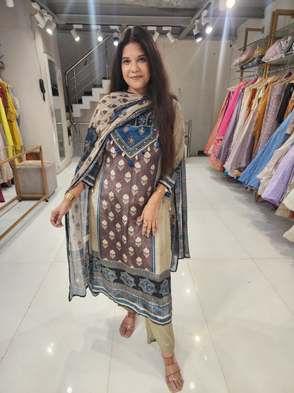 Ajrak print a line crepe suit