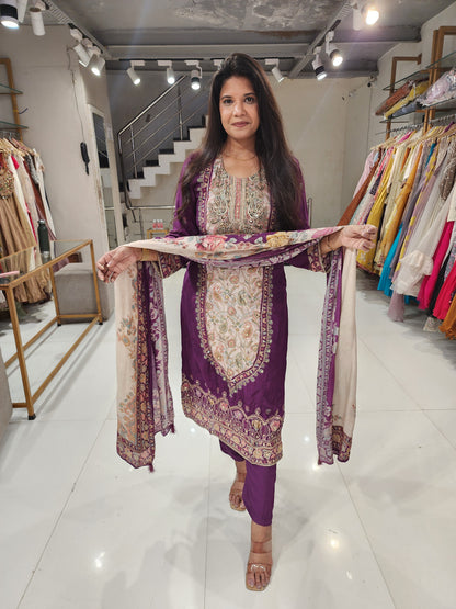 Crepe printed straight cut suit