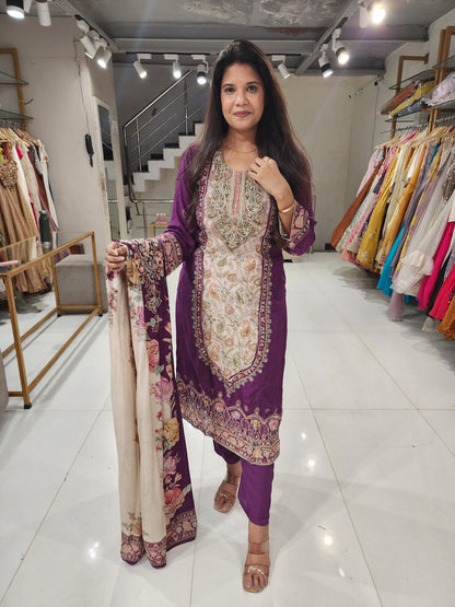 Crepe printed straight cut suit