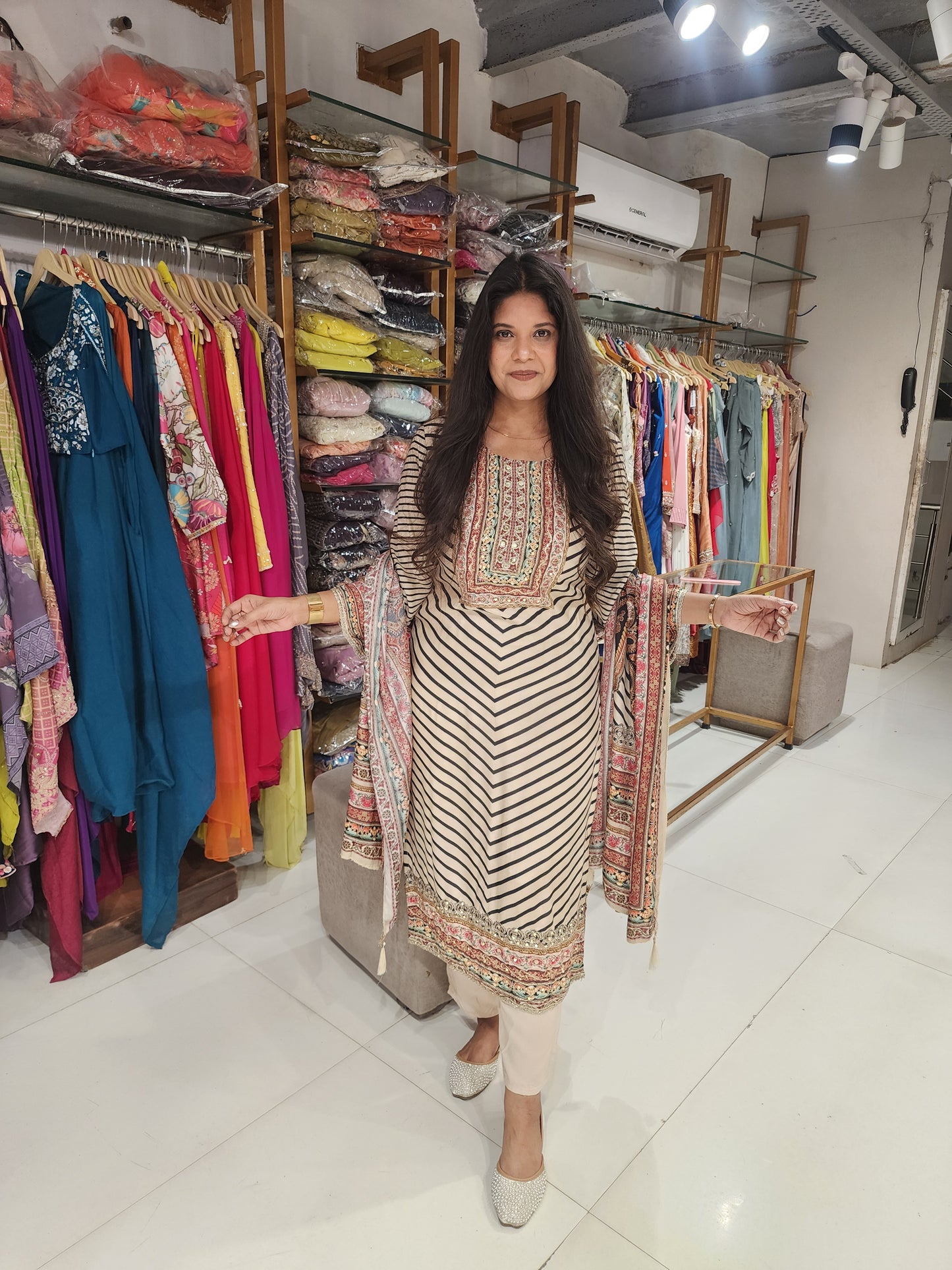 Geometrical print straight cut muslin suit