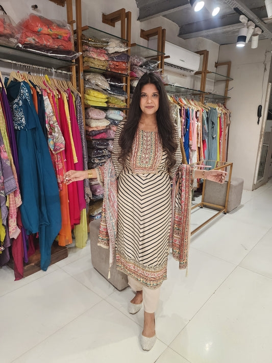 Geometrical print straight cut muslin suit
