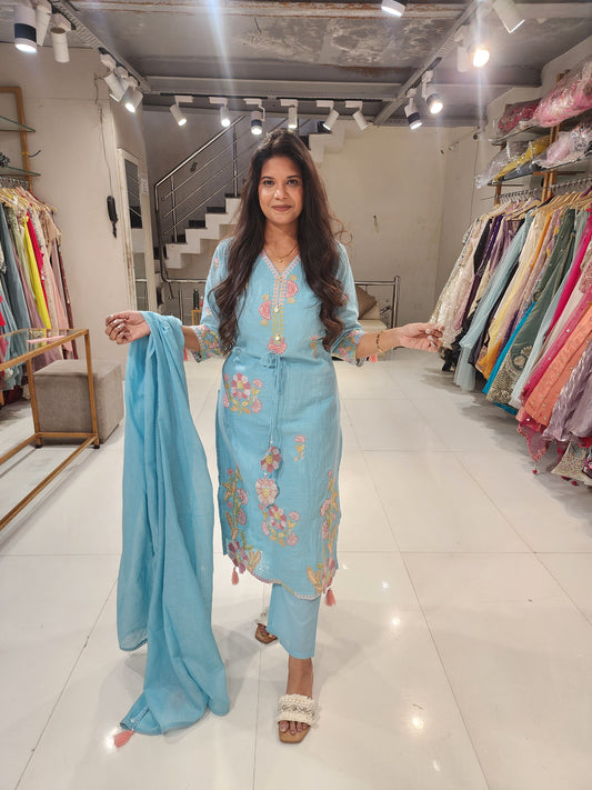 Applique cut linen straight suit