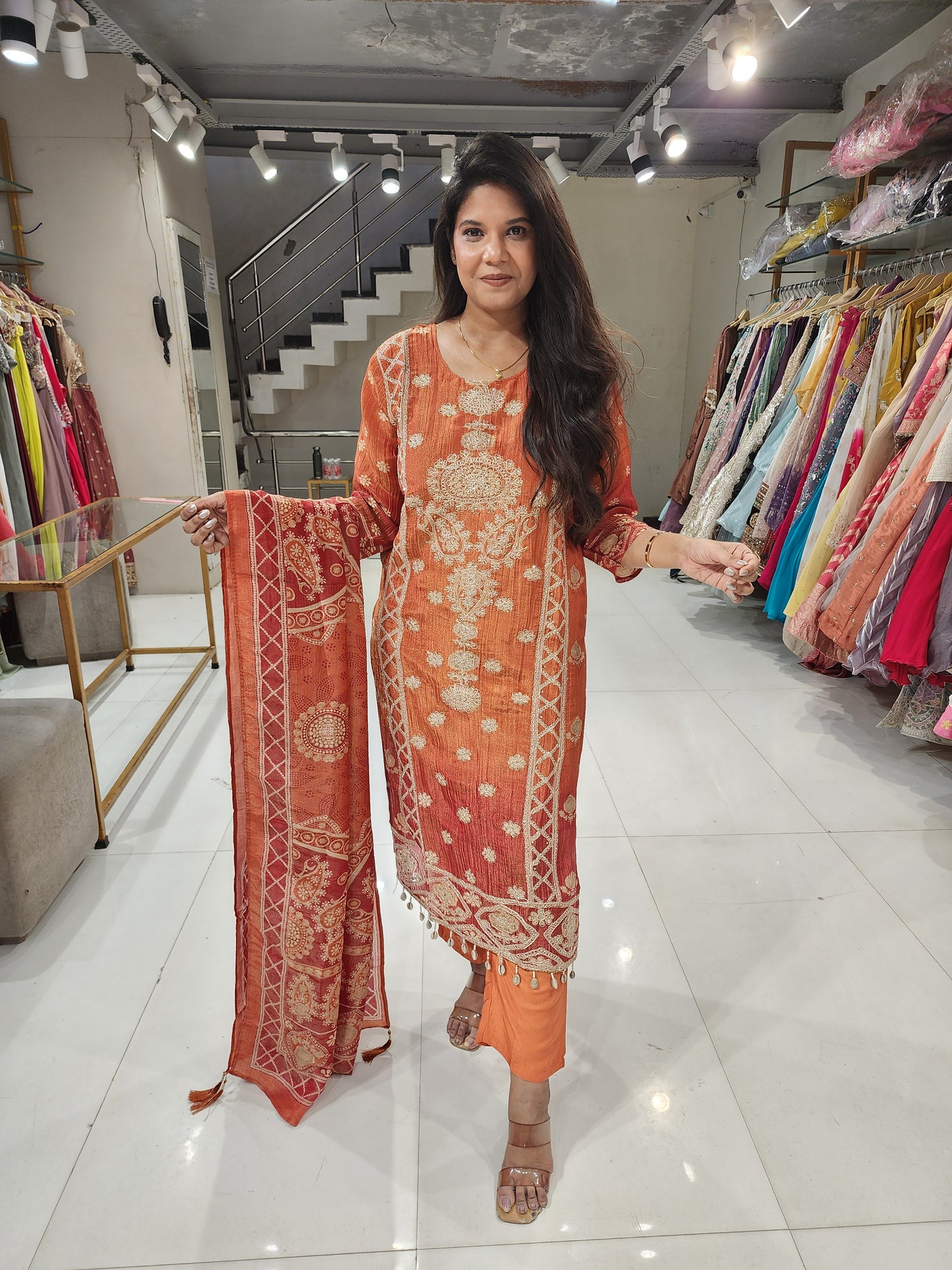 Straight tissue ombre suit