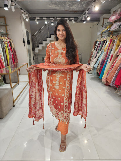 Straight tissue ombre suit