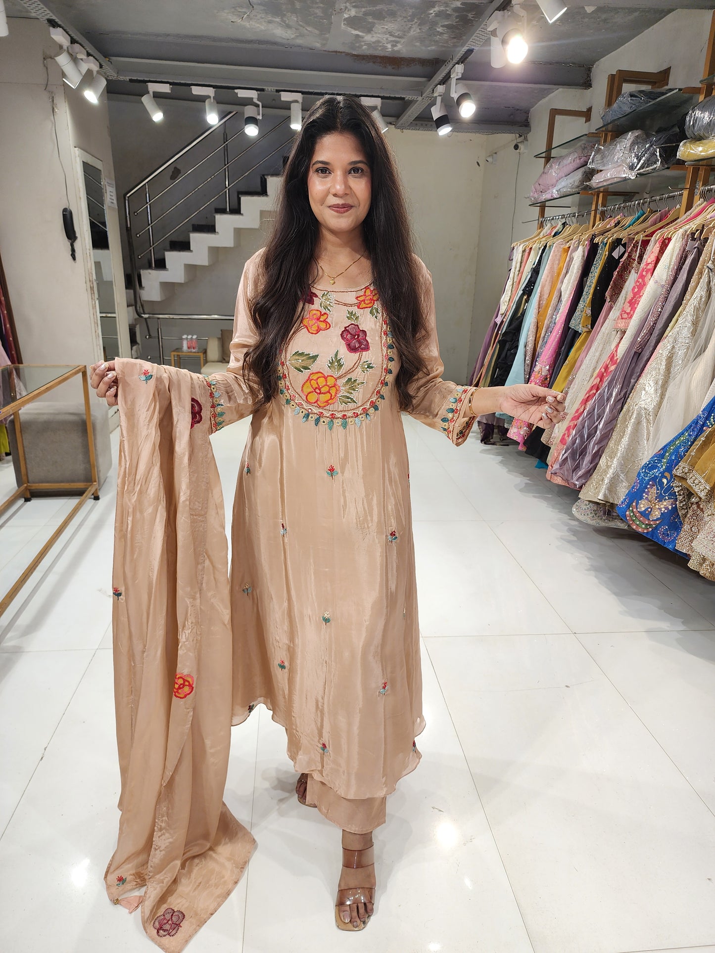 A line crepe floral embroided suit