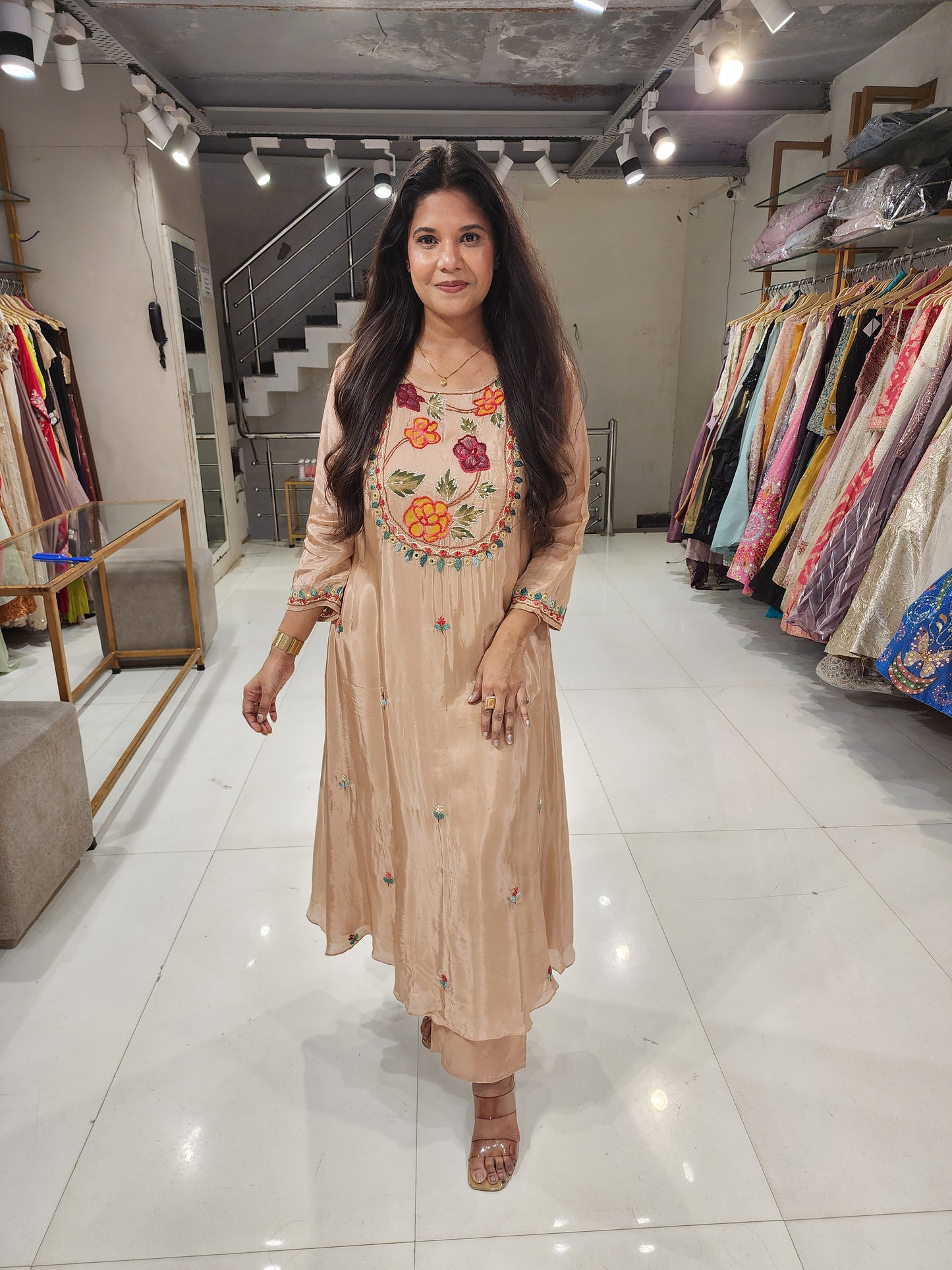 A line crepe floral embroided suit