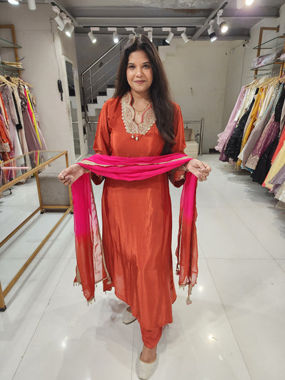 A line crepe suit
