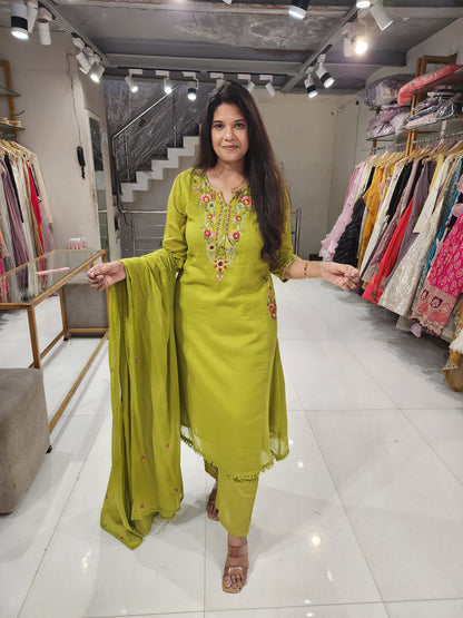 Green embroided pocket suit