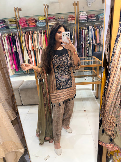 Crepe farshi salwar