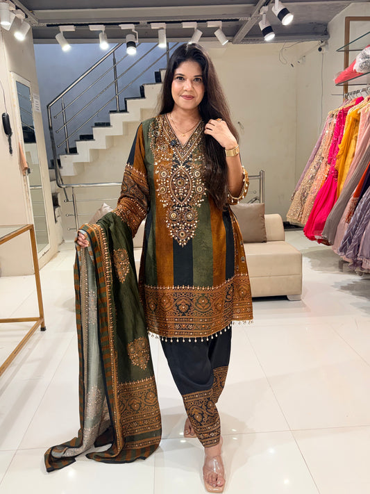 Farshi salwar auit