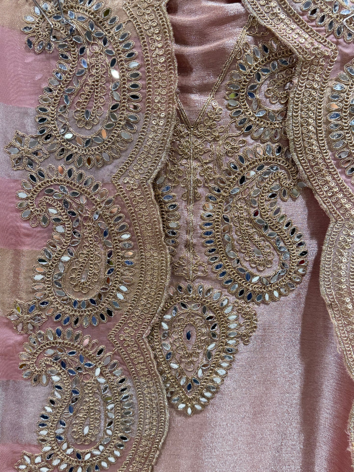 Unstitched suit girraf tissue