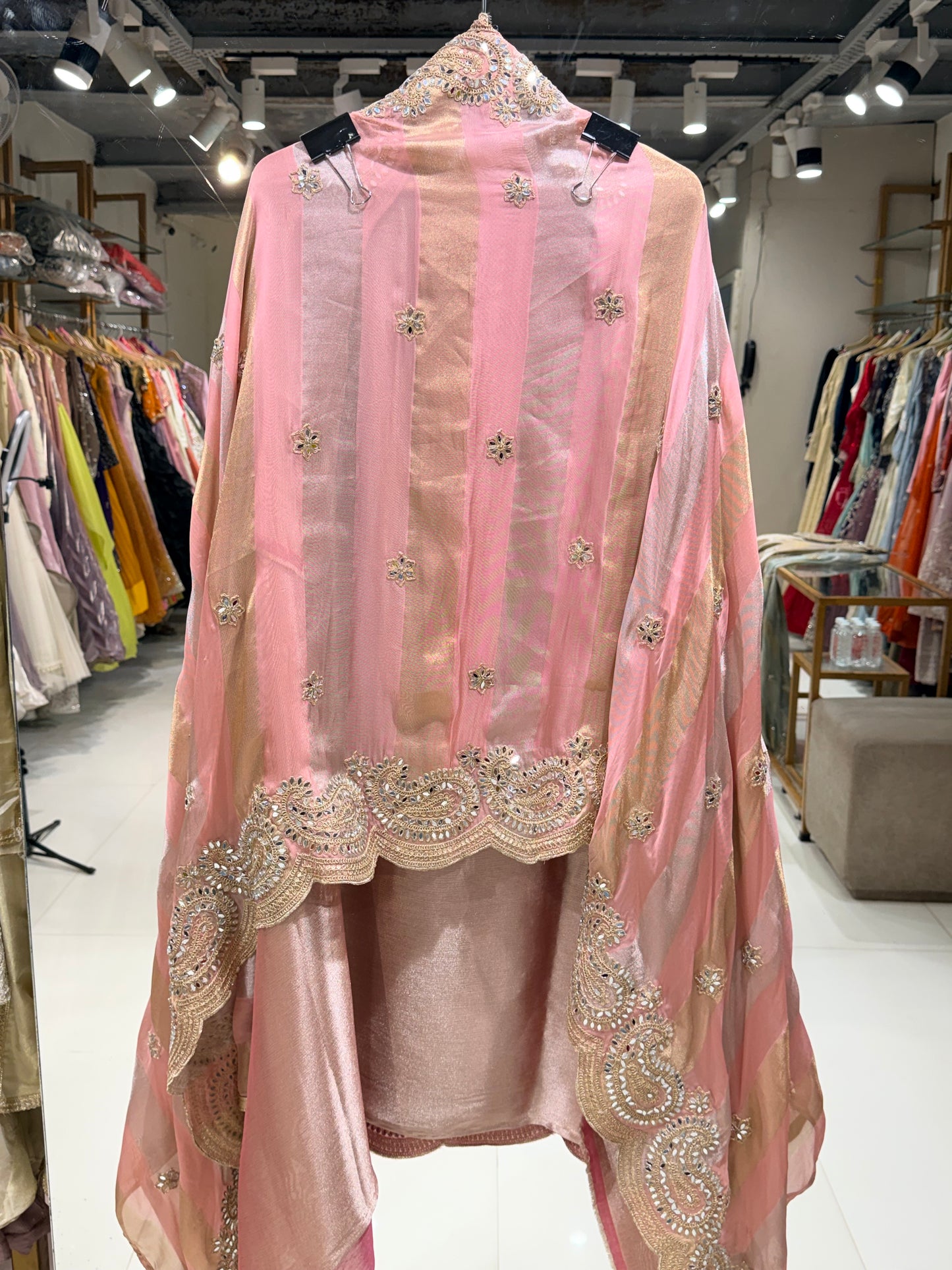 Unstitched suit girraf tissue